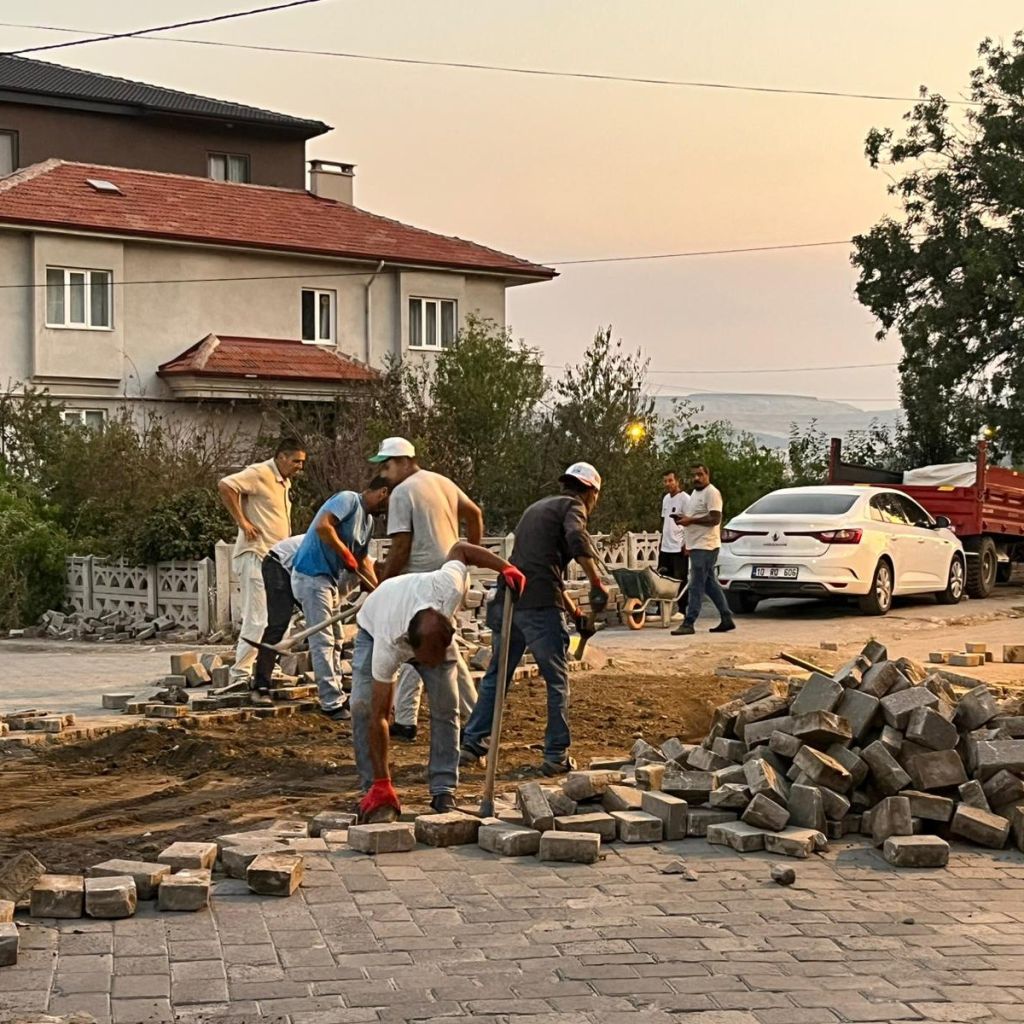 Bigadiç’te Yol Hamlesi Başladı 520299913 122204422352300867 790781494811625010 n - Marmara Bölge Gazetesi