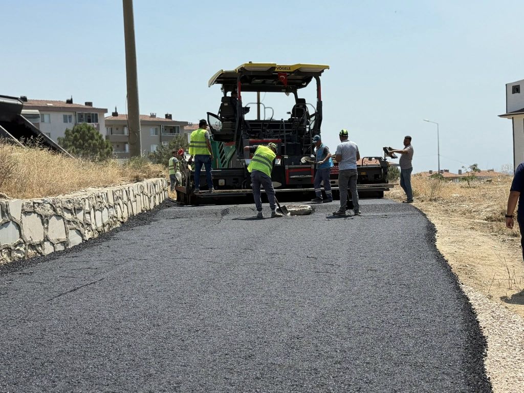 Yıllardır asfalt bekleyen Atatürk Mahallesi’ne müjde! Erdek Belediyesi ekipleri, Atlas