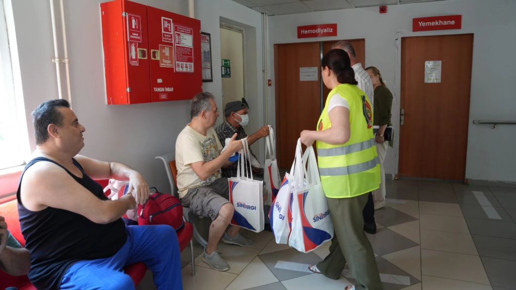 Sındırgı Belediyesi, sosyal sorumluluk anlayışıyla vatandaşların yanında olmaya devam ediyor.