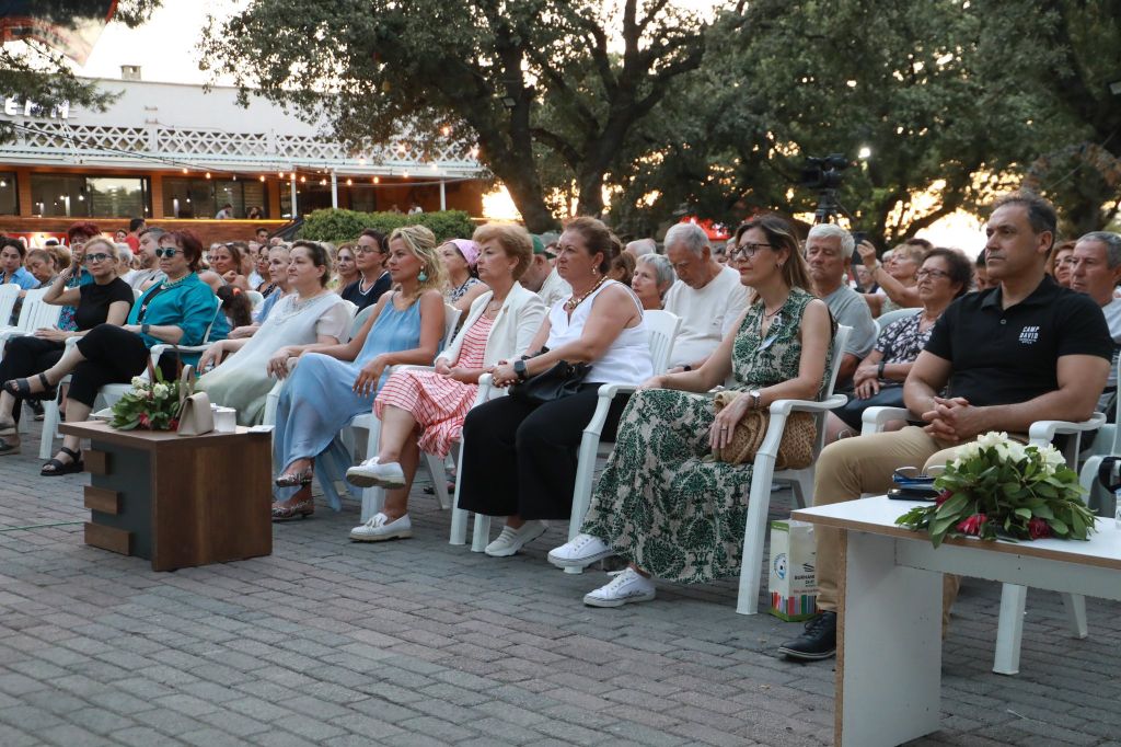 6. Burhaniye Kitap Fuarı’nın dördüncü günü; edebiyat, tiyatro, müzik ve