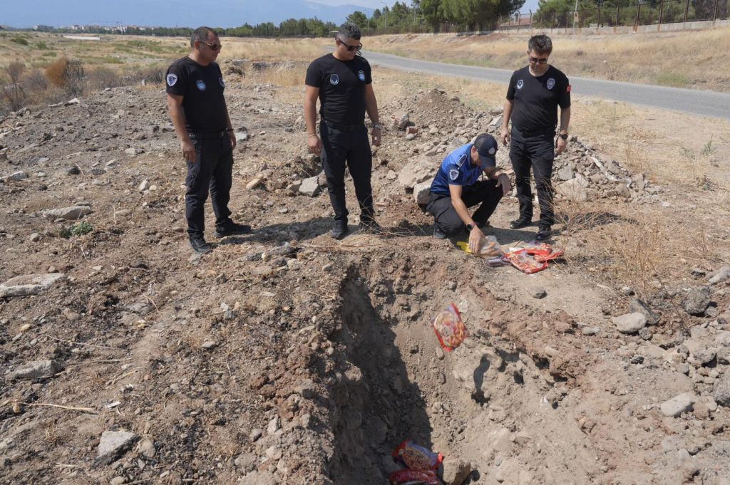 Burhaniye Belediyesi, vatandaşların sağlıklı ve güvenli alışveriş yapabilmesi için ilçe