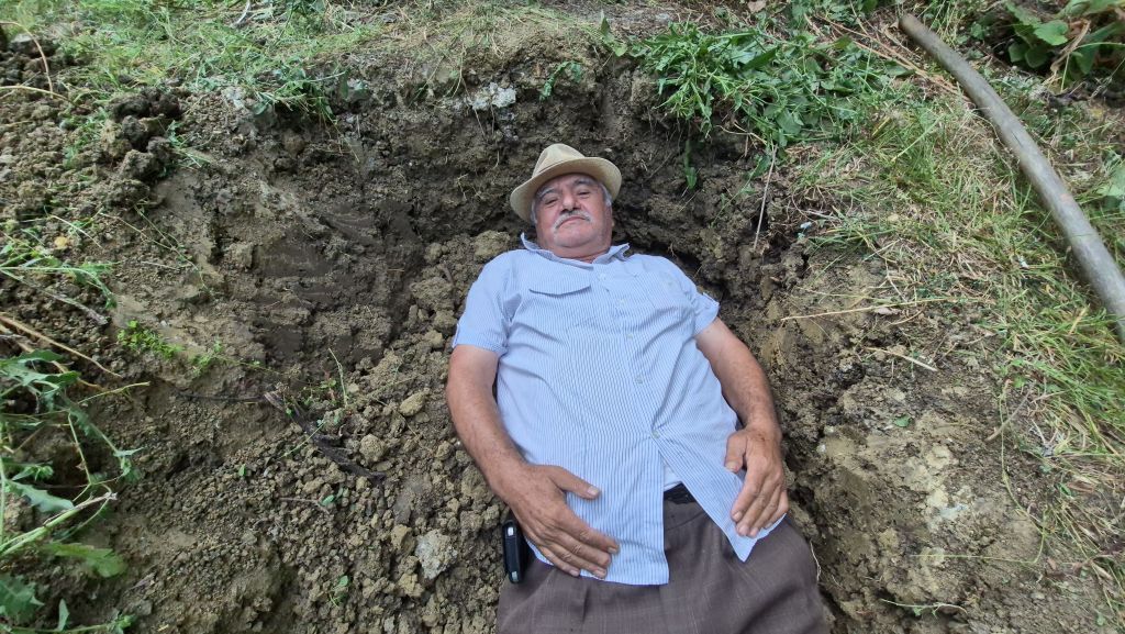 “Ölümüm Yaklaştı” Dedi, Mezarını Kazıp Üstünü Betonla Kapattı AW487696 03 - Marmara Bölge Gazetesi