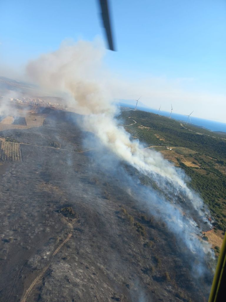 Çeşme’de Yangın Büyüyor Otoyollar Kapatıldı AW489302 01 - Marmara Bölge Gazetesi