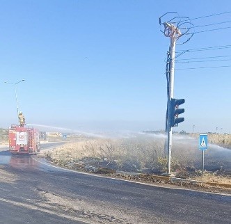 Balıkesir Gönen’de Otluk Alanda Yangın Paniği AW492066 02 - Marmara Bölge Gazetesi
