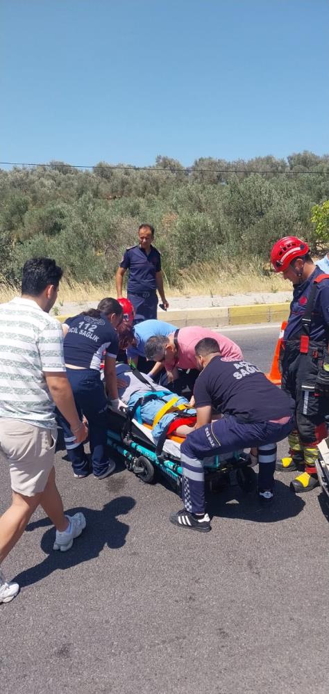 Gömeç’te Direksiyon Hakimiyetini Kaybeden Araç Yoldan Çıktı! AW495135 02 - Marmara Bölge Gazetesi