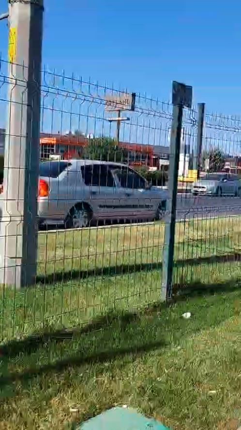 Edremit’te Bir Kilometre Boyunca Ters Yönde Gitti, Trafik Felç Oldu AW496082 02 - Marmara Bölge Gazetesi