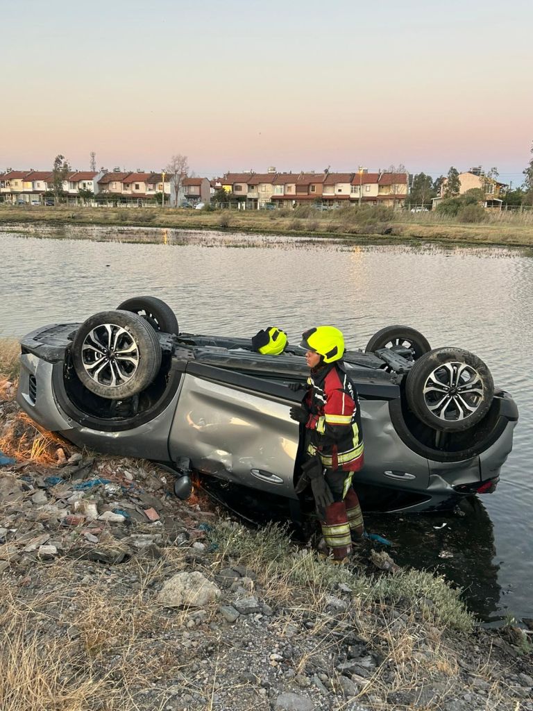Burhaniye’de Virajı Alamayan Araç Yol Dışına Savruldu, Otomobil Boş Çıktı! AW496127 01 - Marmara Bölge Gazetesi
