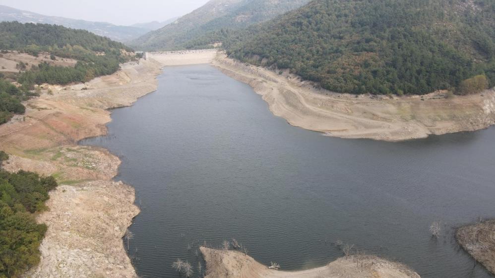 Bandırma'nın içme suyu ihtiyacını karşılayan Gönen Barajı'nda su seviyesi alarm