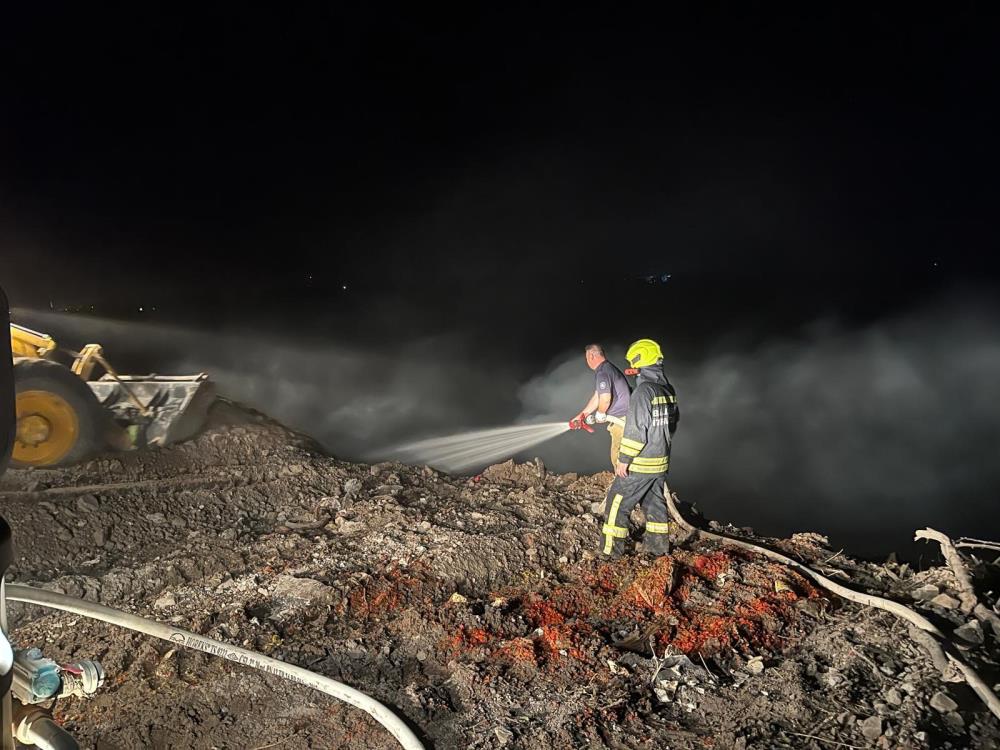 Gece Yarısı Çöplükte Alevler Yükseldi! AW507262 01 1 - Marmara Bölge Gazetesi