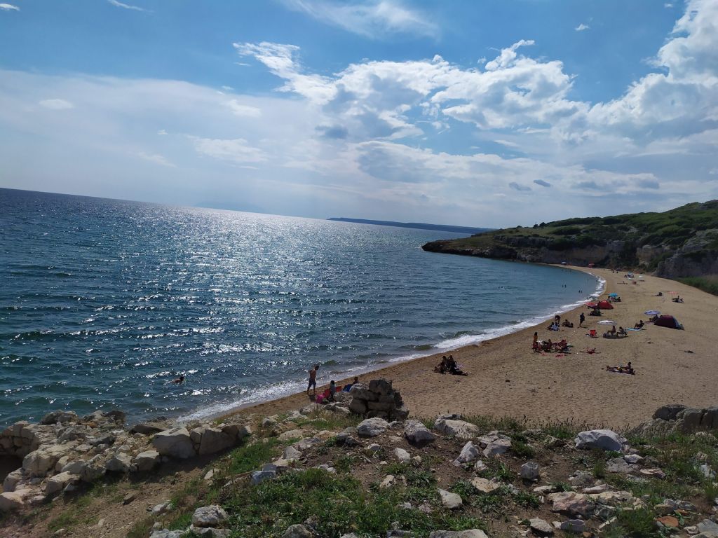 İzmir ile Ayvalık Arasında Gizli Bir Cennet! Italyan Koyu scaled 1 - Marmara Bölge Gazetesi