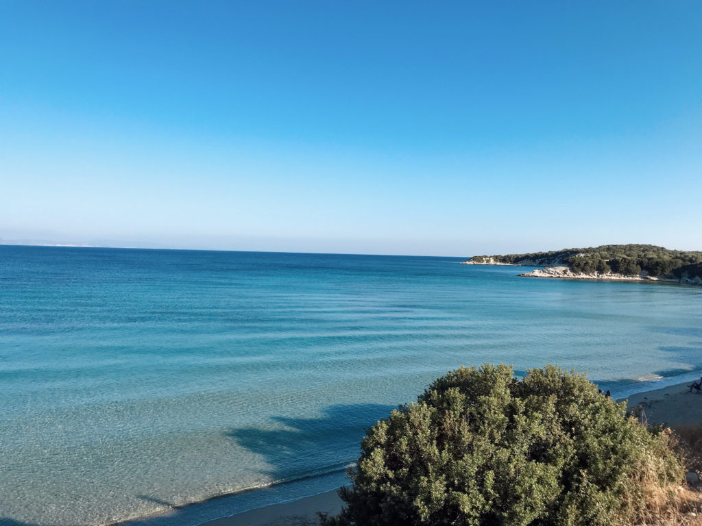 Turkuaz denizi, bakir koyları ve tarihi dokusuyla dikkat çeken Bademli