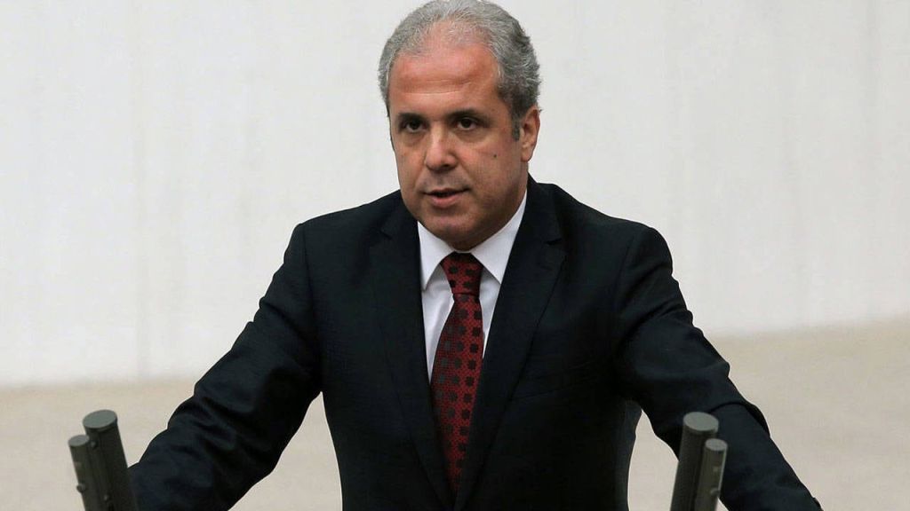 CHP’li belediyelere yönelik başlatılan yolsuzluk operasyonlarının yankıları sürerken, eski AK