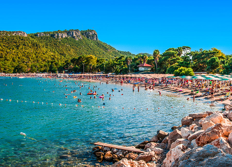 Akdeniz'de Tatilin Parlayan Yüzü: Ayışığı Plajı ayisigi moon light beach antalya smile designs - Marmara Bölge Gazetesi