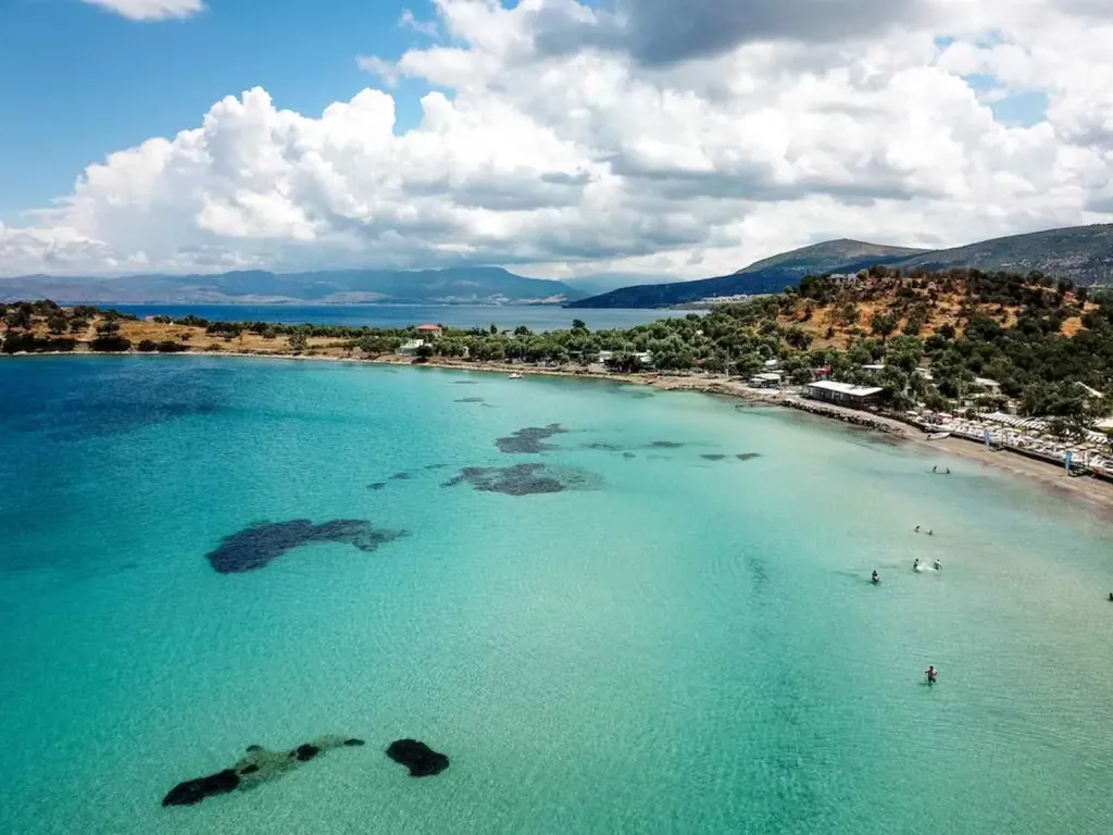 Turkuaz suların ve beyaz kumların buluştuğu Killik Koyu, doğaseverler için