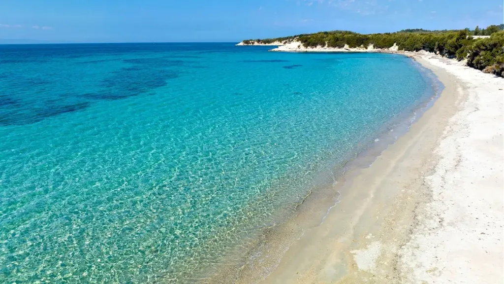 Ege'nin bakir köşelerinde hâlâ el değmemiş, huzur vadeden kıyılar var.
