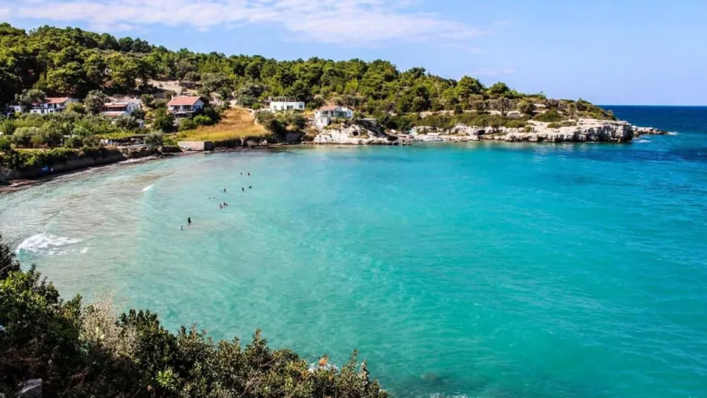 Berrak denizi, bakir doğası ve huzur dolu atmosferiyle Karaburun’un saklı