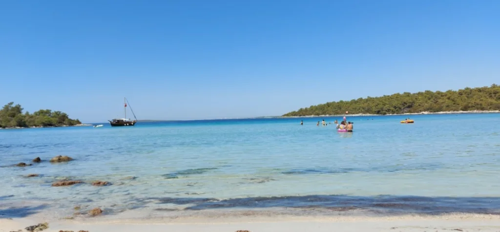 Tesis Yok, Kalabalık Yok; Sadece Deniz, Kum ve Doğanın En Saf Hali image 36 1024x475 1 - Marmara Bölge Gazetesi