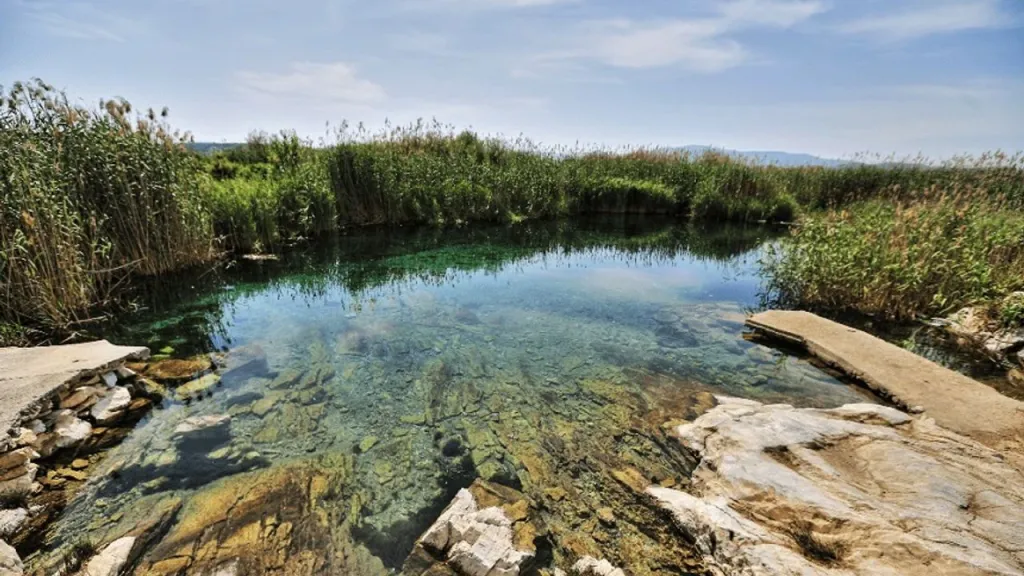 Balıkesir’in Edremit ilçesine yaklaşık 2 saat uzaklıkta yer alan İzmir’in