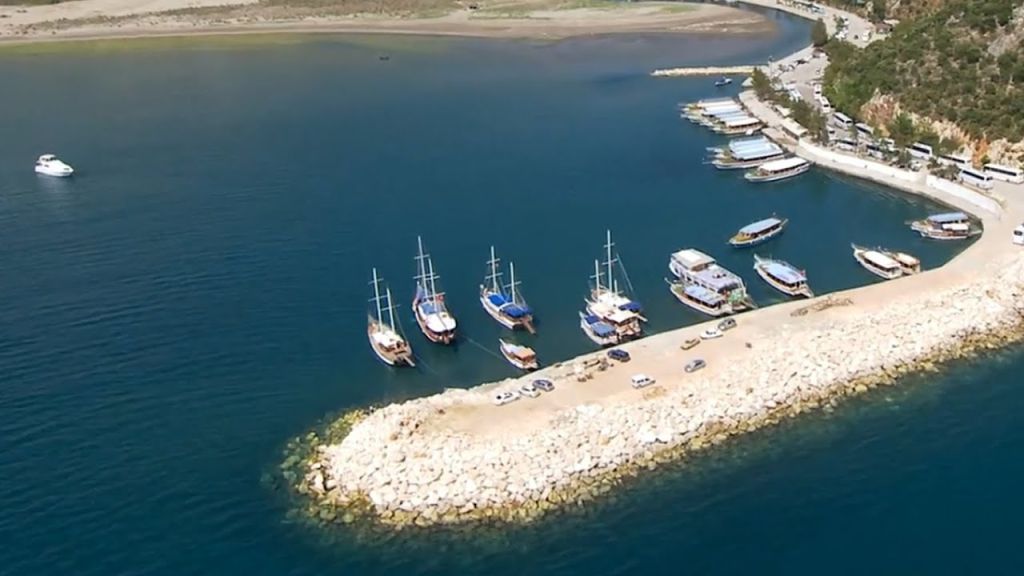 El değmemiş doğası ve sakin atmosferiyle öne çıkan Çayağızı Plajı,