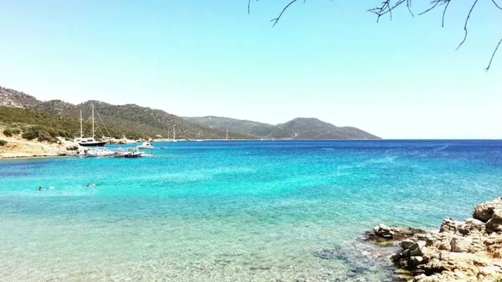 Bodrum’un hareketli, kalabalık sokaklarından uzaklaşmak; doğanın sesiyle baş başa kalmak