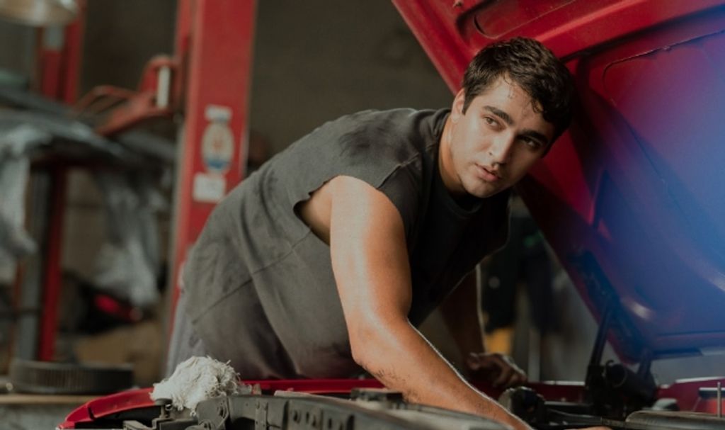 Netflix’te Yeni Dram Fırtınası: Metruk Adam s 33831728152393483c7b12d7ff139a5656a849b9 1 - Marmara Bölge Gazetesi