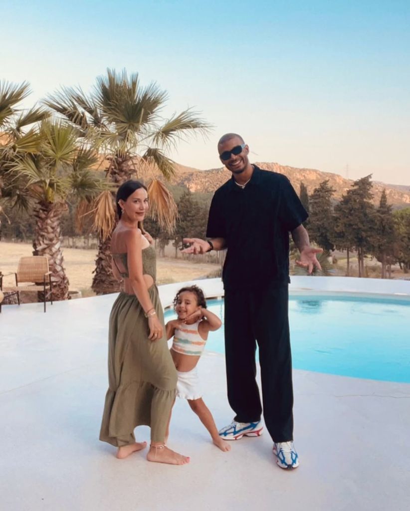 Survivor Efecan'ın Eski Eşinden “Ahlak” Vurgulu Paylaşım! s 5e65d4b23b6e5aef959742c82730efb24ce8c942 - Marmara Bölge Gazetesi