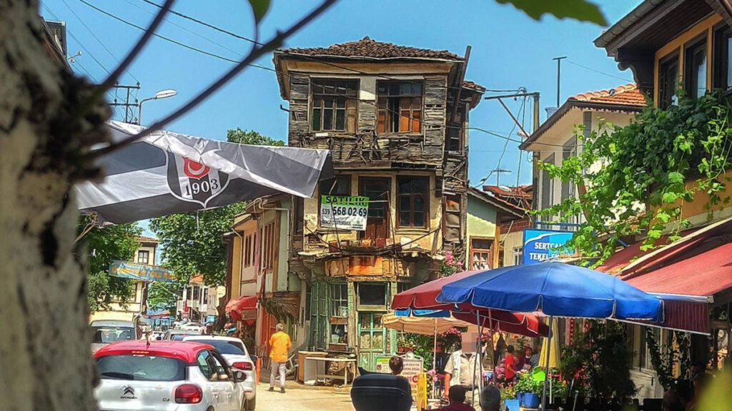 Bursa’da Ege Tadında Bir Kasaba! trilye meshur ev 1024x576 1 - Marmara Bölge Gazetesi