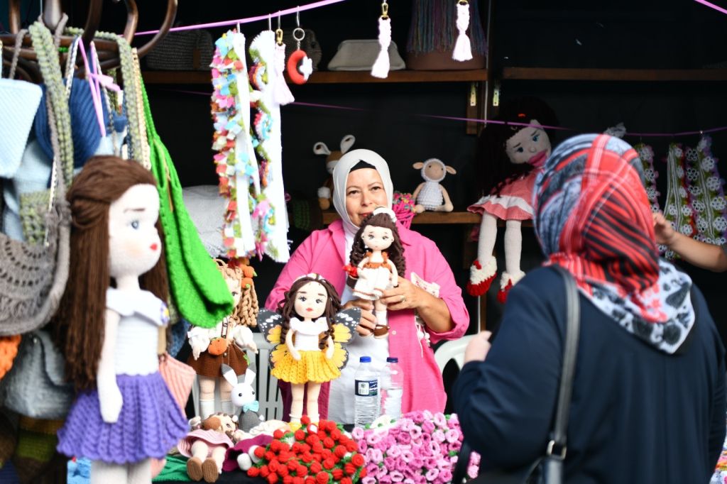 Kadın üreticilerin el emeği göz nuru ürünleri Balıkesir’in dört bir