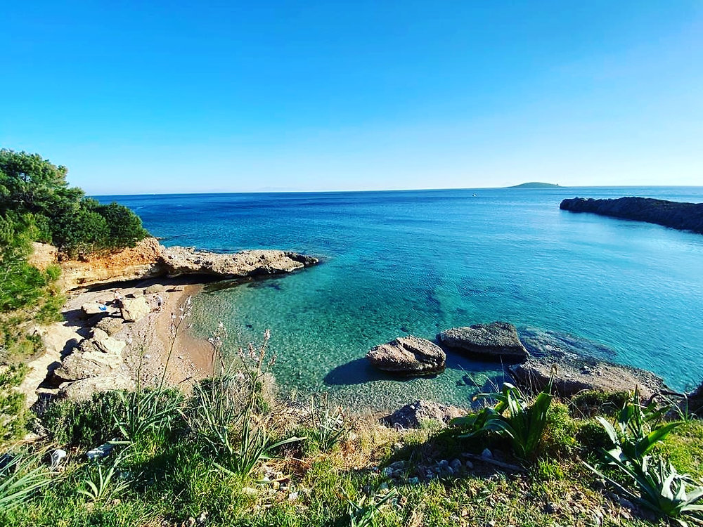 Muğla’nın gözde tatil destinasyonlarından Datça, birbirinden özel koylarıyla dikkat çekiyor.