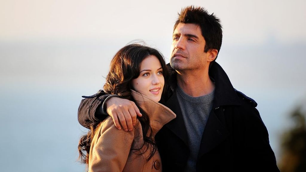 Türk sinemasının en çok konuşulan romantik dram filmlerinden biri olan