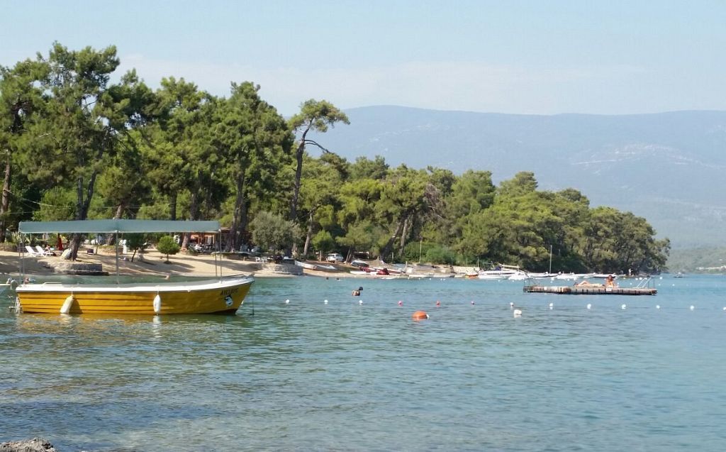 Muğla’nın en bakir köşelerinden biri olan Kazıklı Koyu, kalabalıktan uzak
