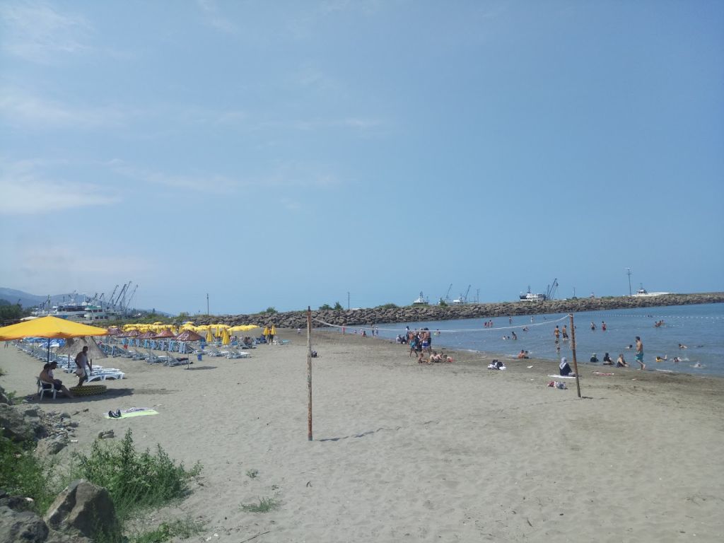 Yakakent Aile Plajı, ipek gibi kumları ve cam berraklığındaki deniziyle