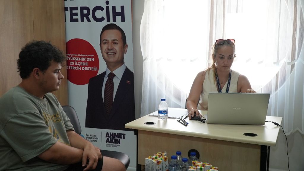 Ahmet Akın Tercih Sürecinde Gençlerin Yanında 4 1 - Marmara Bölge Gazetesi