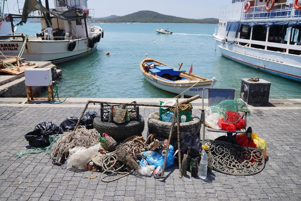 Ayvalık’ta Deniz Temizliği: Dalgıçlar Çöple Yarıştı! 527389298 18493274440064151 2218346857597356533 n - Marmara Bölge Gazetesi