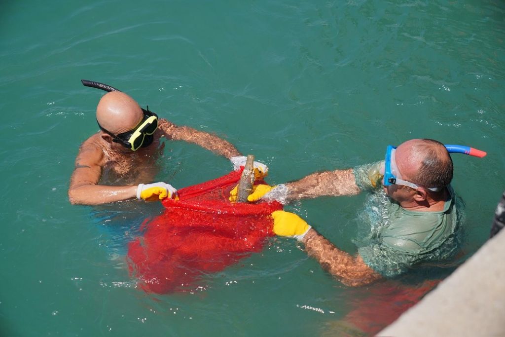 Denizden çıkan atıklar, doğaya verdiğimiz zararın çarpıcı bir özeti oldu.