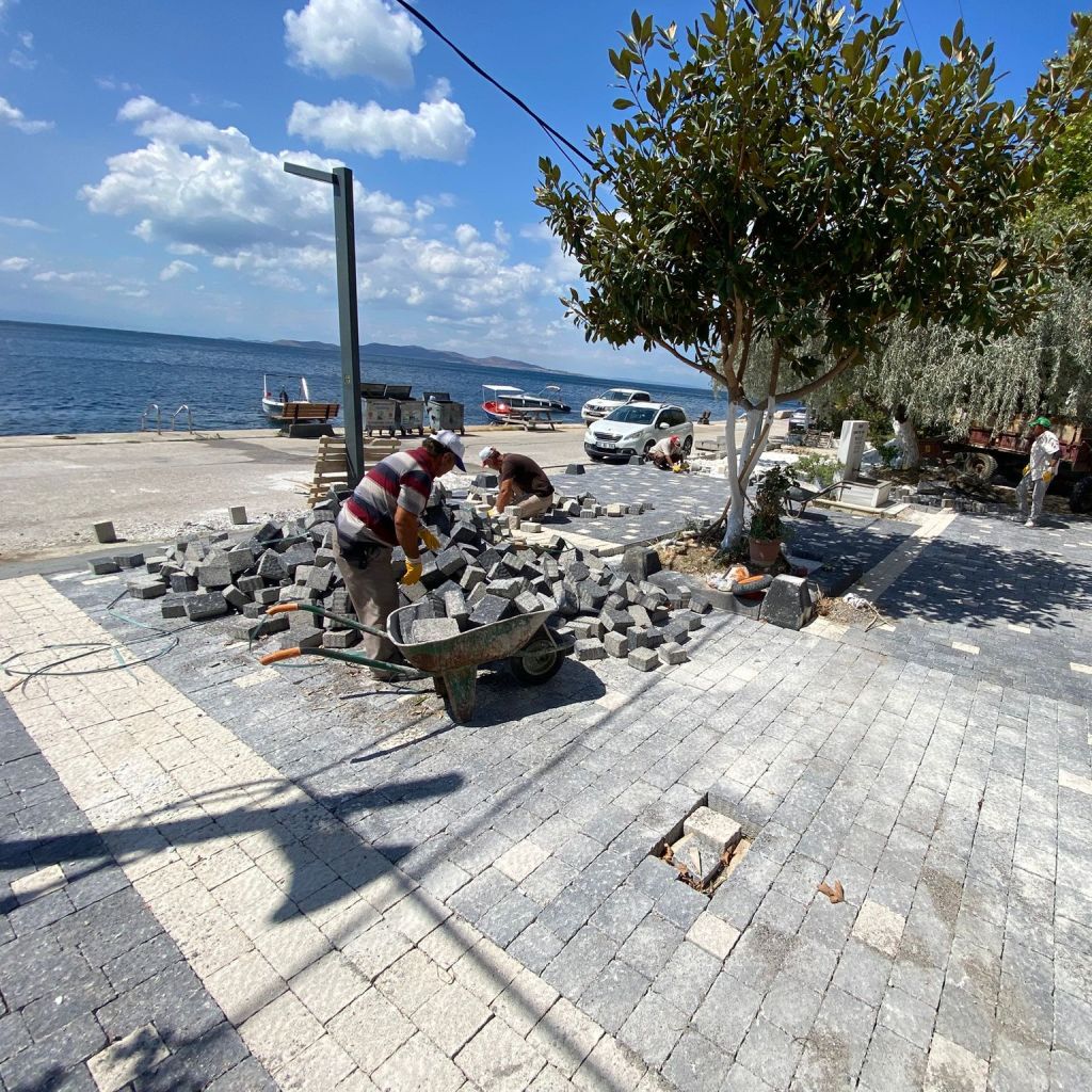 Marmara Adalar Belediyesi, ilçe genelinde çevre temizliği, taş tamiratı ve
