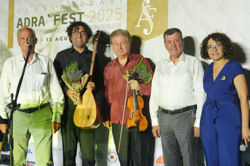 Burhaniye'de Geceye Damga Vuran Festival 527458605 1211894150976951 506787181170995513 n - Marmara Bölge Gazetesi