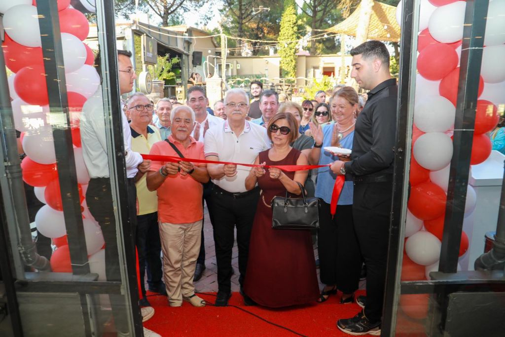 Burhaniye Belediyesi’nin yeni sosyal girişimi La Bonne Coffee, uygun fiyatlı