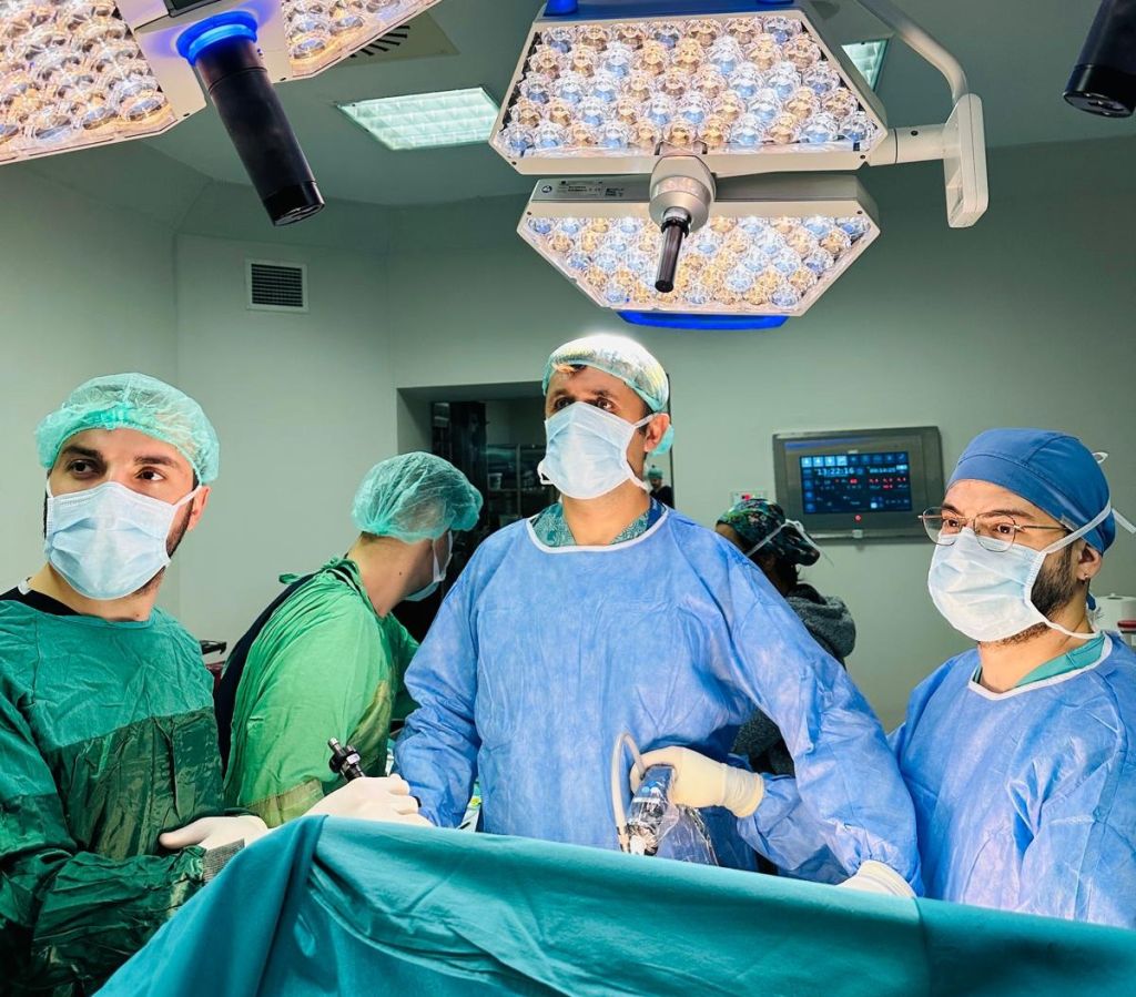 Fazla Kilo Artık Kader Değil! Balıkesir’de Obezite Cerrahisi Merkezi Açıldı 528678767 1184748567015666 2237878675898478704 n - Marmara Bölge Gazetesi