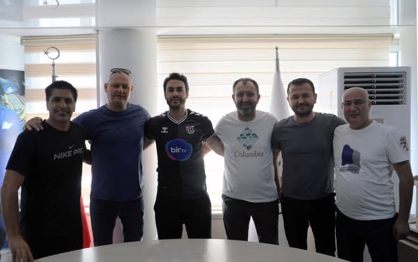 Yeni sezona şampiyonluk hedefiyle hazırlanan Burhaniye Belediyespor, altyapısından yetişen ve