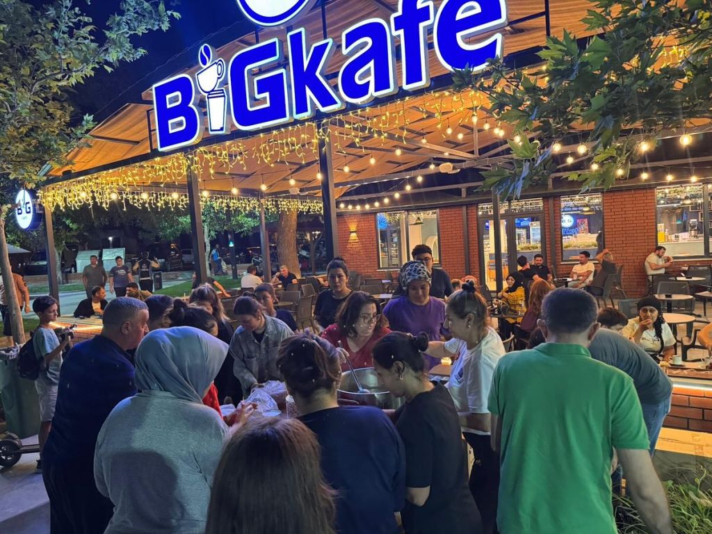 Balıkesir’in Sındırgı ilçesinde yaşanan 6.1 büyüklüğündeki depremin ardından Bigadiç Belediyesi,