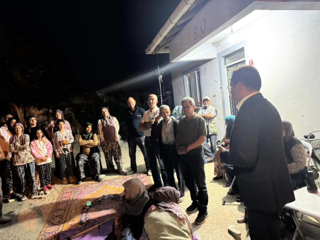 Sındırgı Belediye Başkanı Serkan Sak, depremin etkili olduğu Osmanlar Kırsal