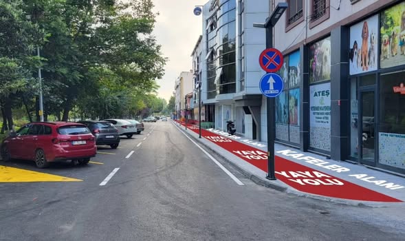 Susurluk Belediyesi, cadde ve sokaklarda düzenleme çalışmalarına hız verdi. Genişletilen