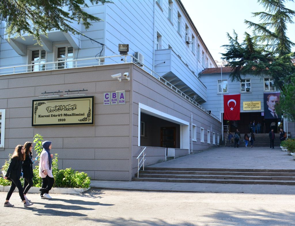 Türkiye’nin En Başarılı Öğretmen Adayları Bu Üniversiteden Çıkıyor 536278820 1198185819005274 3920416014849000046 n - Marmara Bölge Gazetesi