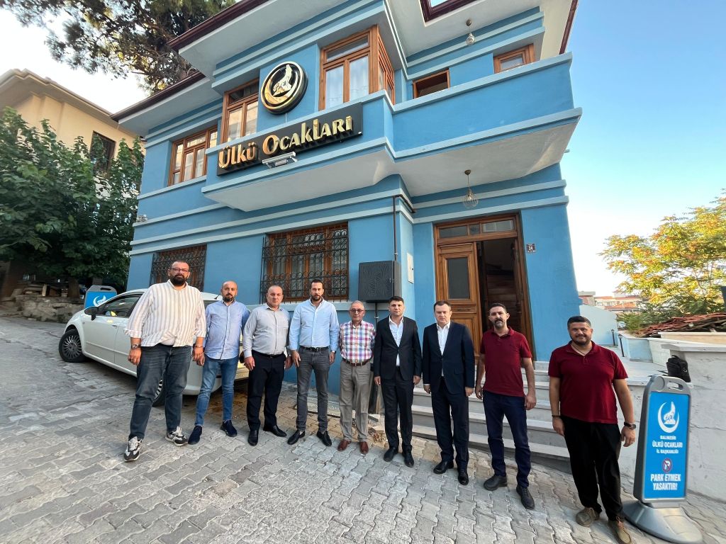 MHP’DE SAYGI RÜZGARLARI: “BÜYÜKLERİMİZİN DESTEĞİ BİZLER İÇİN DEĞERLİ” Önceki dönem MHP Karesi İlçe Başkanları ve yöneticileri, Ülkü Ocakları