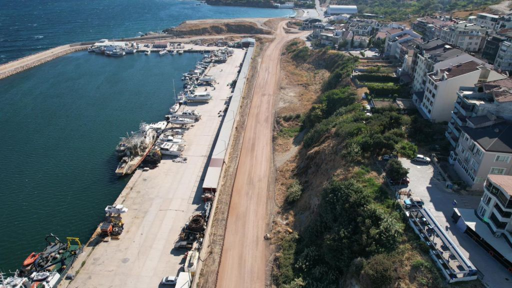 Balıkesir’in Bandırma ilçesinde Belediye Başkanı Dursun Mirza’nın öncülüğünde başlatılan yol