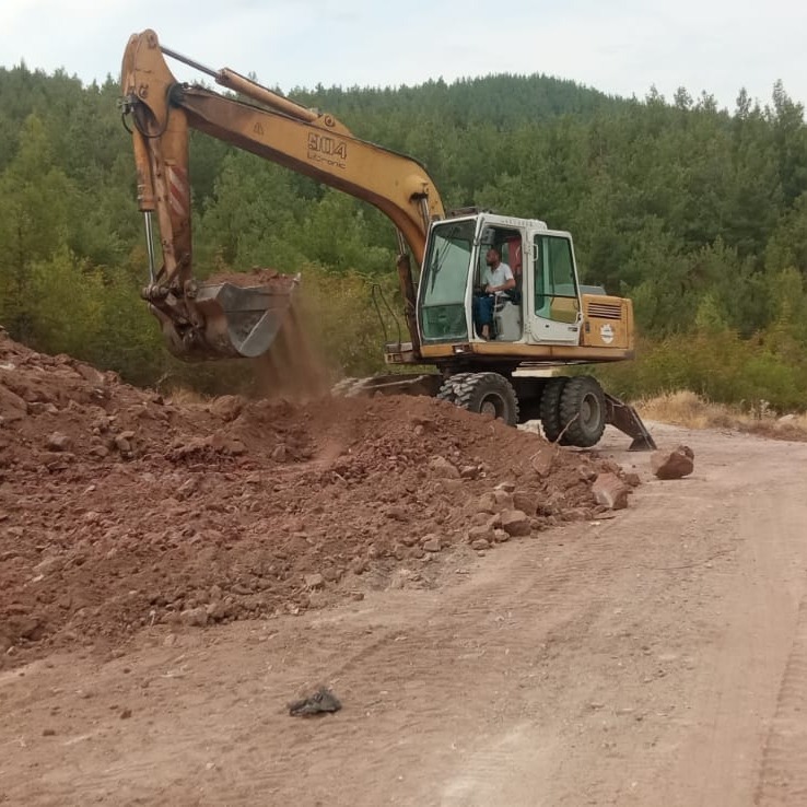 Bigadiç Belediyesi, hayvan barınağında yürüttüğü alan düzenleme çalışmalarıyla can dostlarımıza