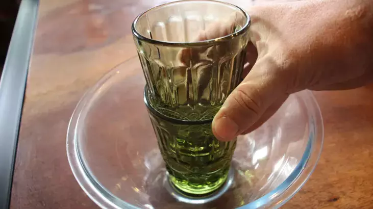 Balıkesir’de mutfakta sıkça karşılaşılan sıkışmış bardak sorununu çözmek aslında çok