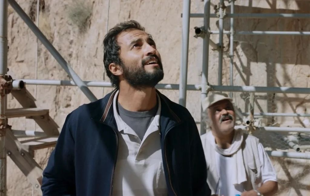 A Hero - Marmara Bölge Gazetesi