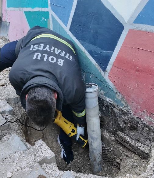 Zavallı Kedi Su Borusuna Sıkıştı AW508279 02 - Marmara Bölge Gazetesi